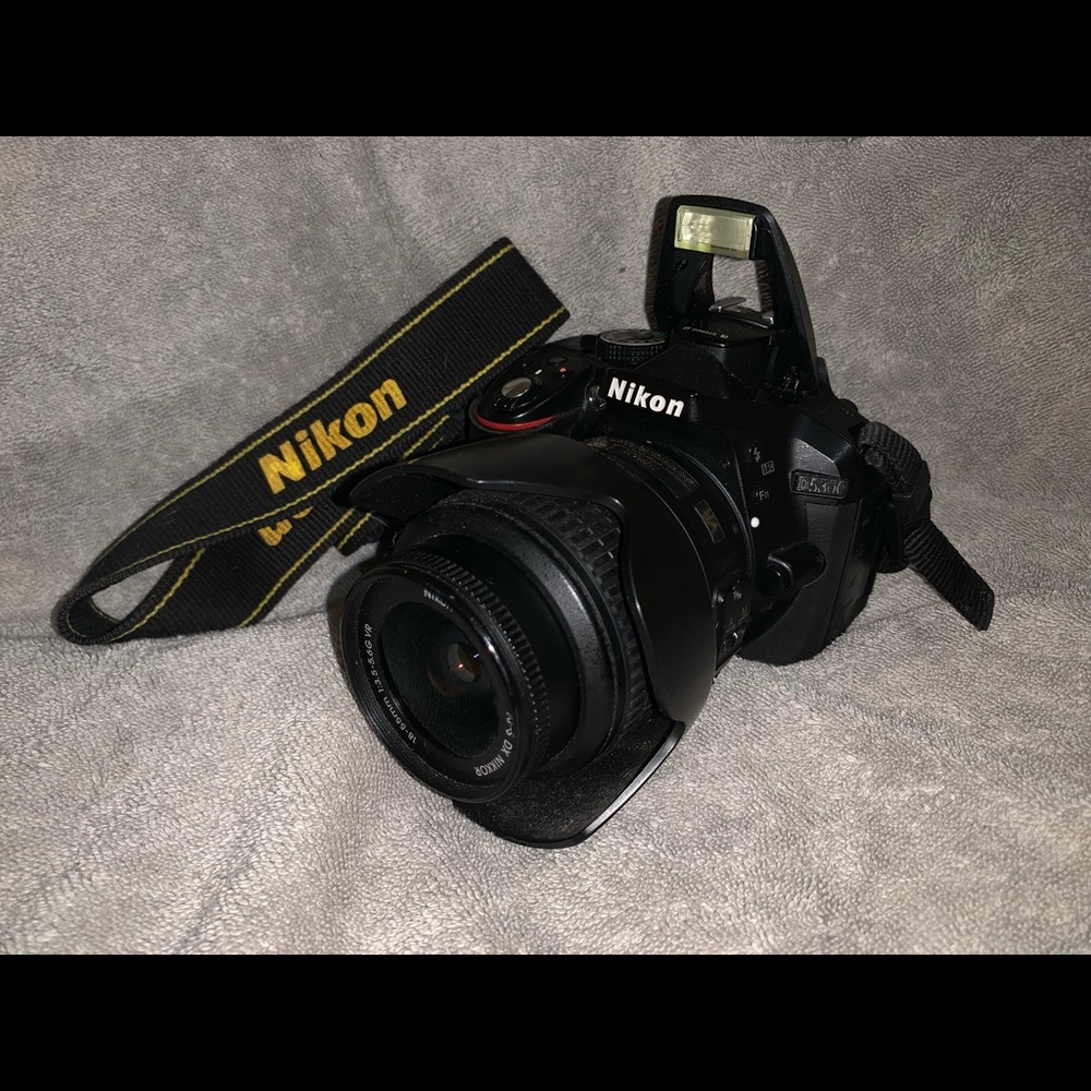 Nikon D5300 camera W/Nikon DX lens